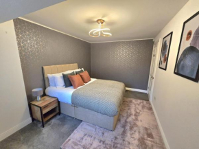 Entire 5 Bedroom House-Games room-Free parking-Quedgeley, Gloucester